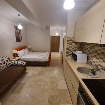 Аренда уютной 1-комнатной квартиры, 30 м², вид на озеро и море, Mamaia, Констанца, Румыния